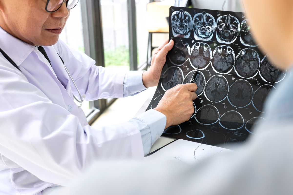 MRI ต่างจากการเอ็กซ์เรย์ยังไง