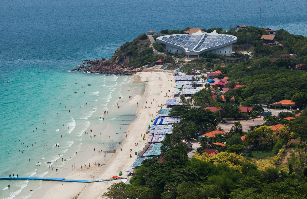 จุดชมวิวและแลนด์มาร์คเกาะล้านห้ามพลาด